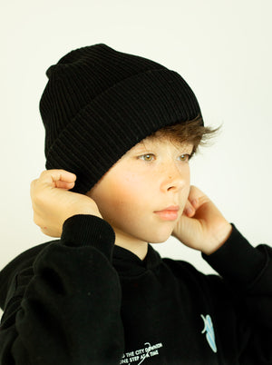 Double-Layer Merino Wool Hat, Black – Elegance and Protection for Any Weather
