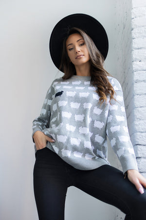 Sweter Czarna Owieczka w stylu księżnej Diany