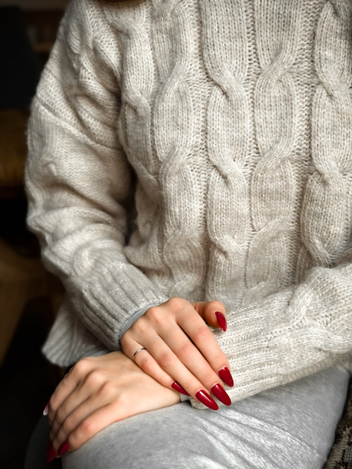 Sweter z Wysokim Golfem, Kość Słoniowa, Klasyka w Nowoczesnym Wydaniu