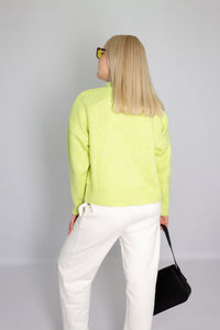 Kardigan w energetycznym kolorze limonka, który ożywi każdy outfit