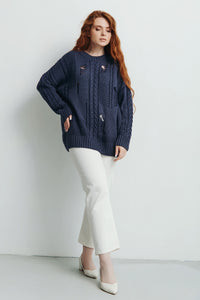 Stylowy sweter grunge z opuszczonymi rękawami