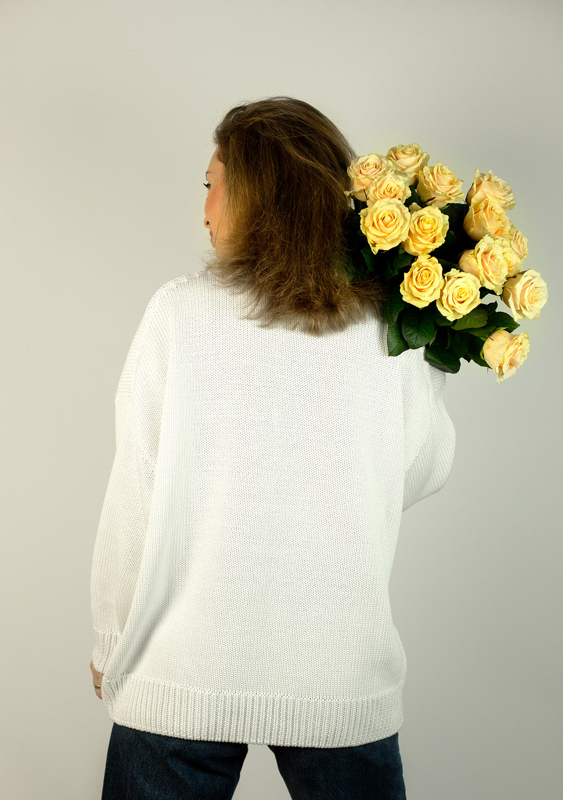 Sweter SUPER MAMA – komfortowy i stylowy wybór dla mam
